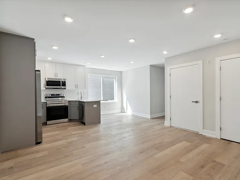 2215 N 7th St #5 — Photo 2