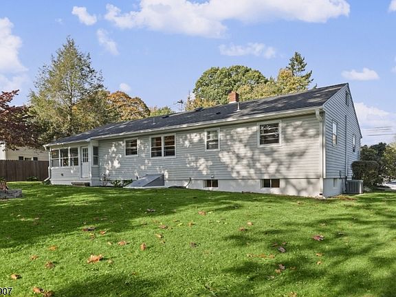 2nd image of 14 Condit St