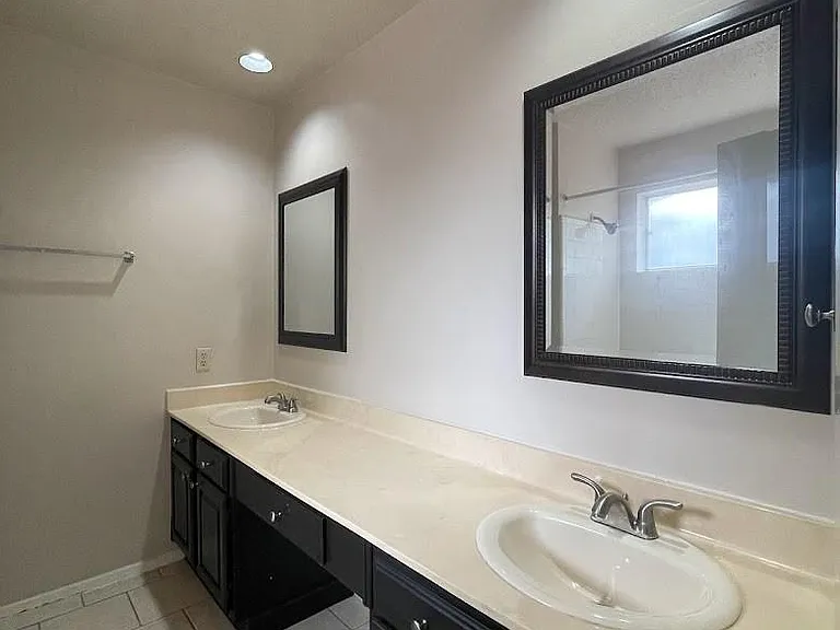 2126 Collingsfield Dr — Photo 16