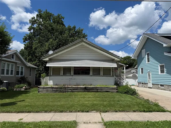 4037 Plainview Dr, Des Moines, IA 50311
