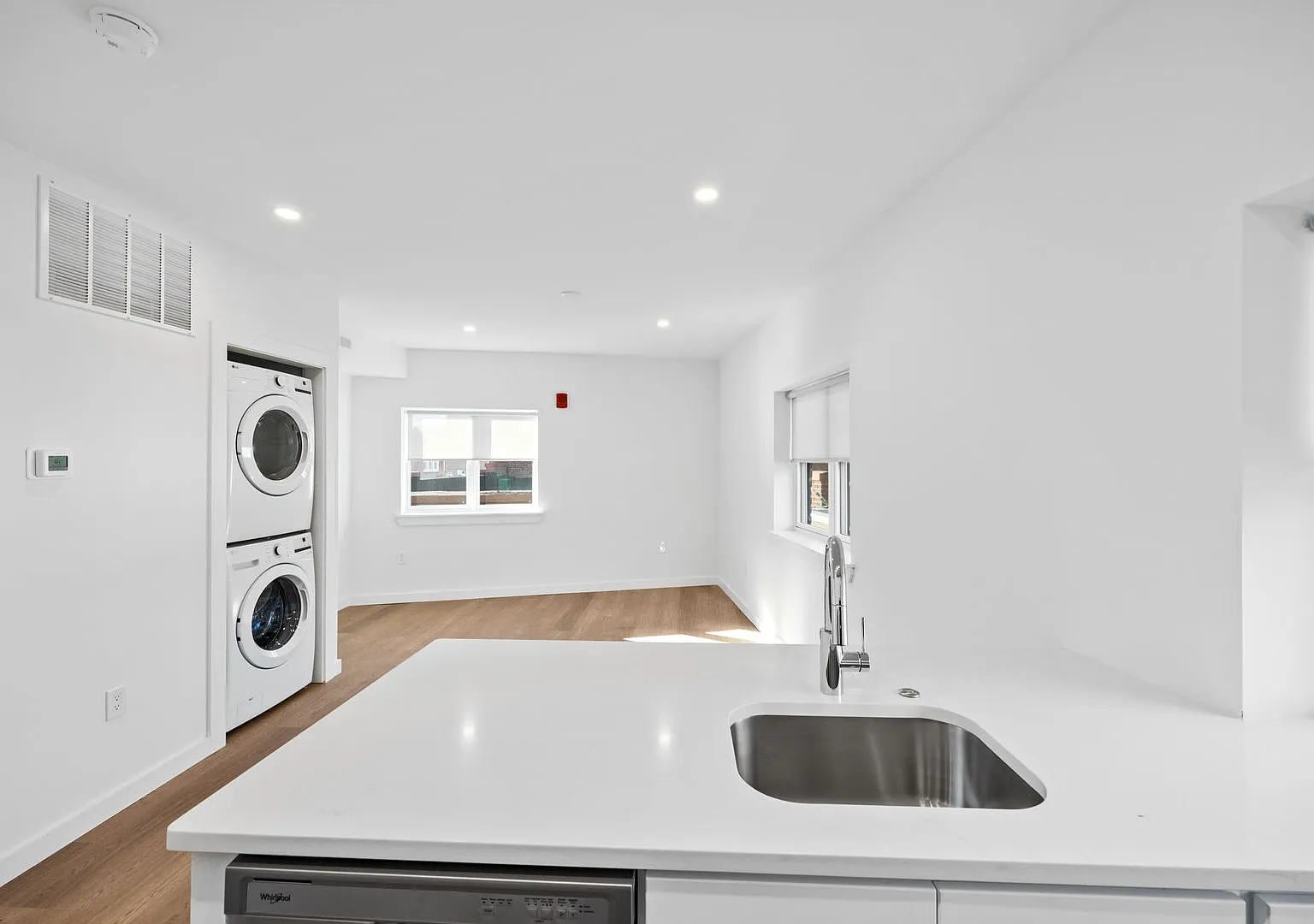 Welcome to the Oswalds Place Apartments! — Photo 1