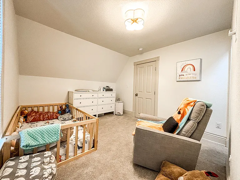 819 N Cedar St — Photo 30