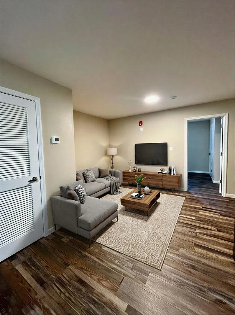 1125 South Walnut Street - 208 — Photo 3