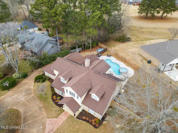 502 Fawn Cv, Canton, MS 39046