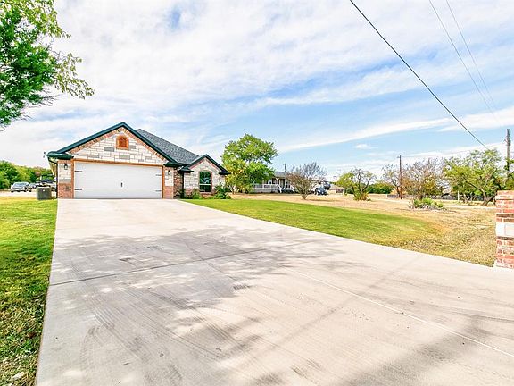 3rd image of 1318 Laredo Dr