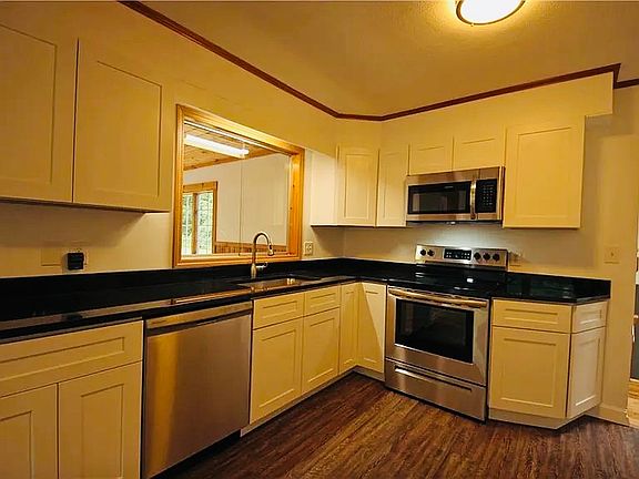 4th image of 338 Lafayette Rd #1