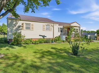 442 Crescent Dr, Springfield, TN 37172