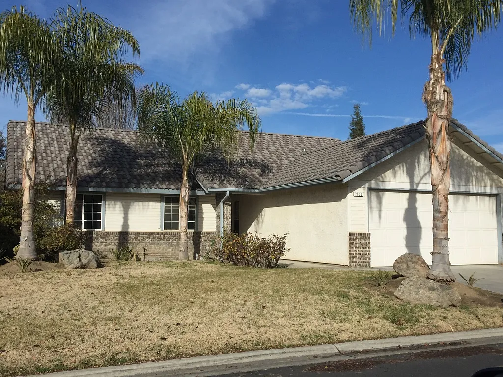2633 Fowler Ave photo 1