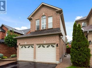 14 Southwell Ave, Whitby, ON L1P1M5