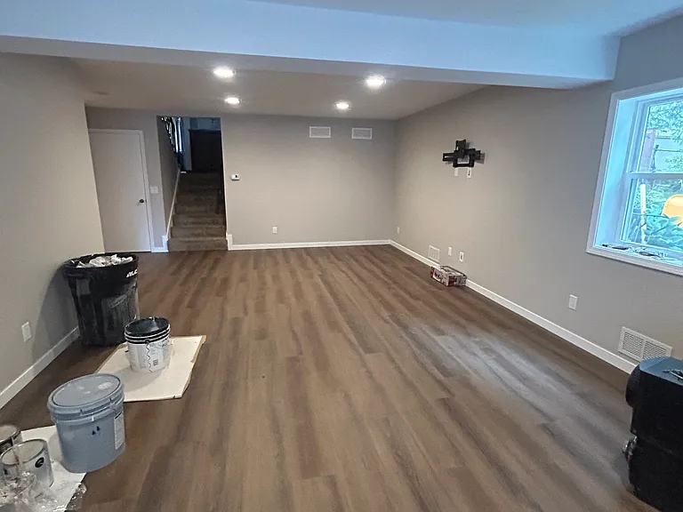 425 Simonsen St — Photo 1