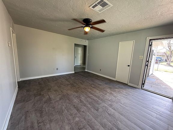 3rd image of 5402 Flamingo Dr