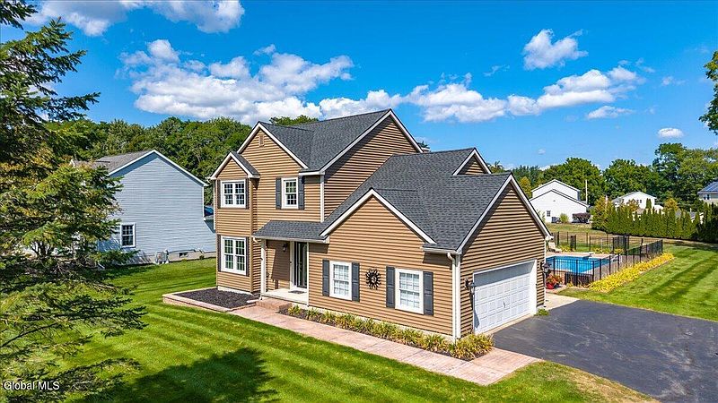 4th image of 116 Charlton Road