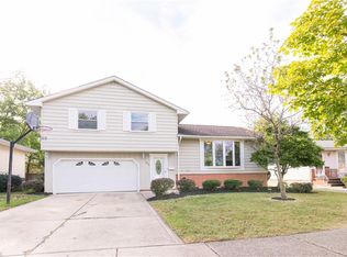 6758 Reid Dr, Parma Heights, OH 44130