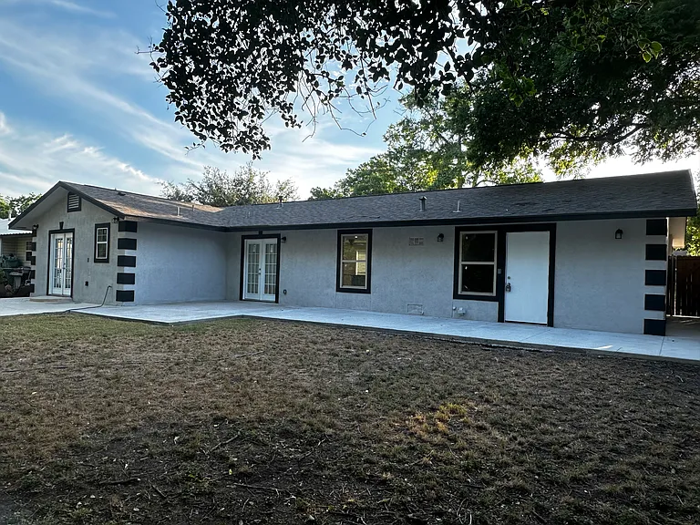 8426 Glen Ct — Photo 44