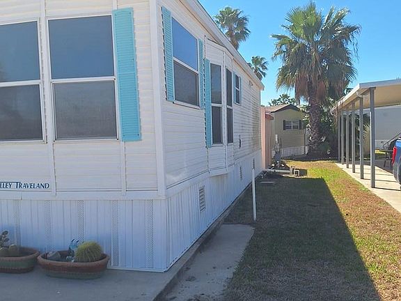 3rd image of 753 E Clam Cir