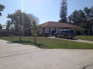 4219 Gulfstream Dr, Naples, FL 34112