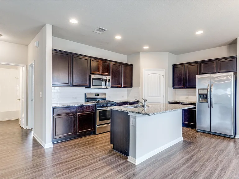 348 Shiner Ln — Photo 12