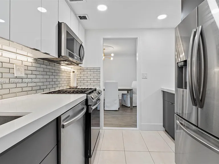 3140 S Ocean Dr #511 — Photo 4