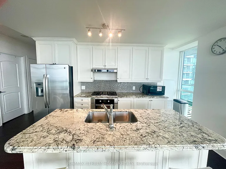 33 Bay St #4905 — Photo 8