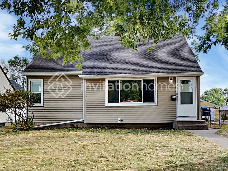 1st image of 230 Poplar St E