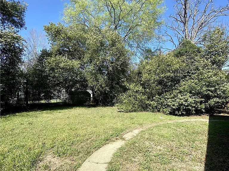 Hartwell Ct — Photo 22
