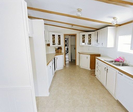 4th image of 102 Woodlot Ct