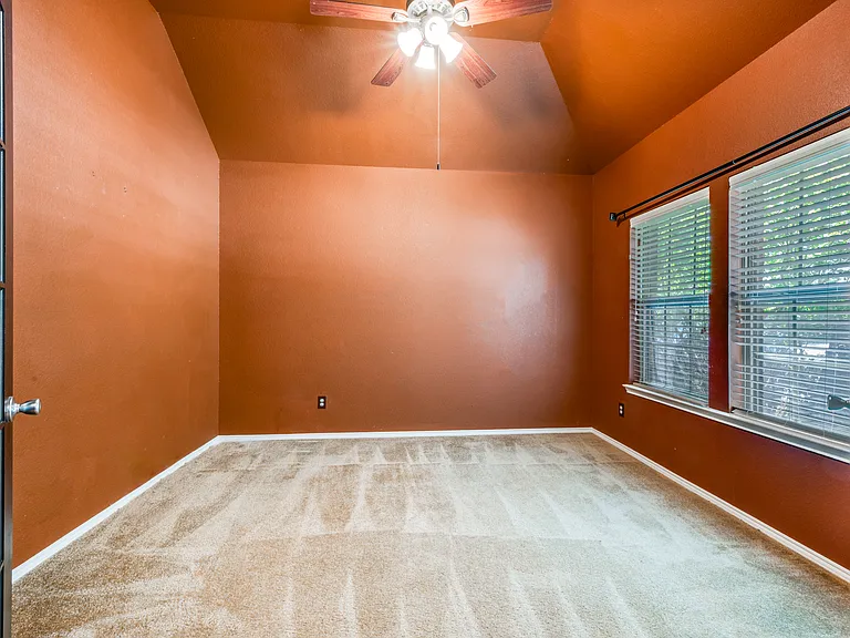 1425 Villa Paloma Blvd — Photo 10