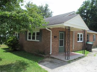 1221 Delk Dr, High Point, NC 27262