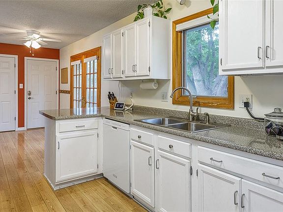 3rd image of 6828 NW 52nd Ct