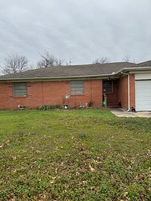 1st image of 3042 Mark Twain Dr