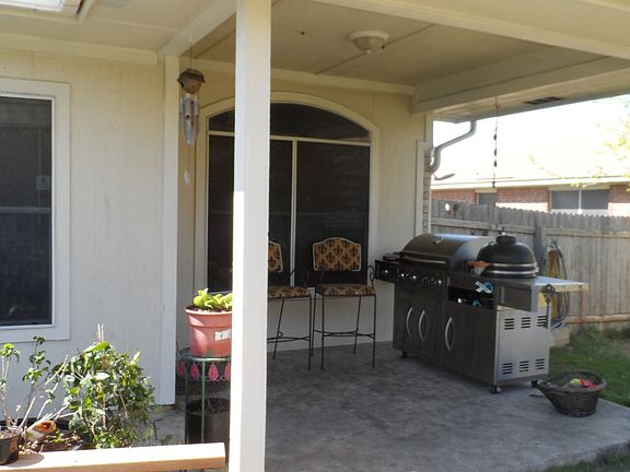 5th image of 1612 Mentone Dr