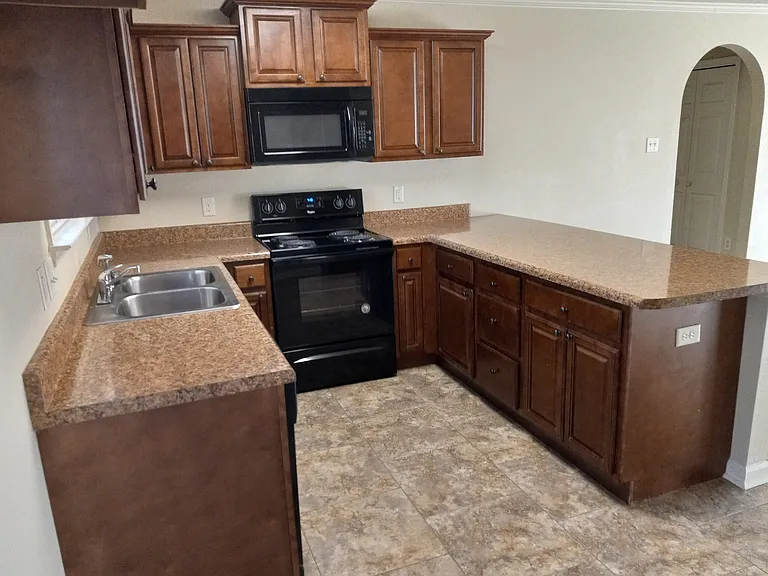 6110 Petit Jean Dr — Photo 2