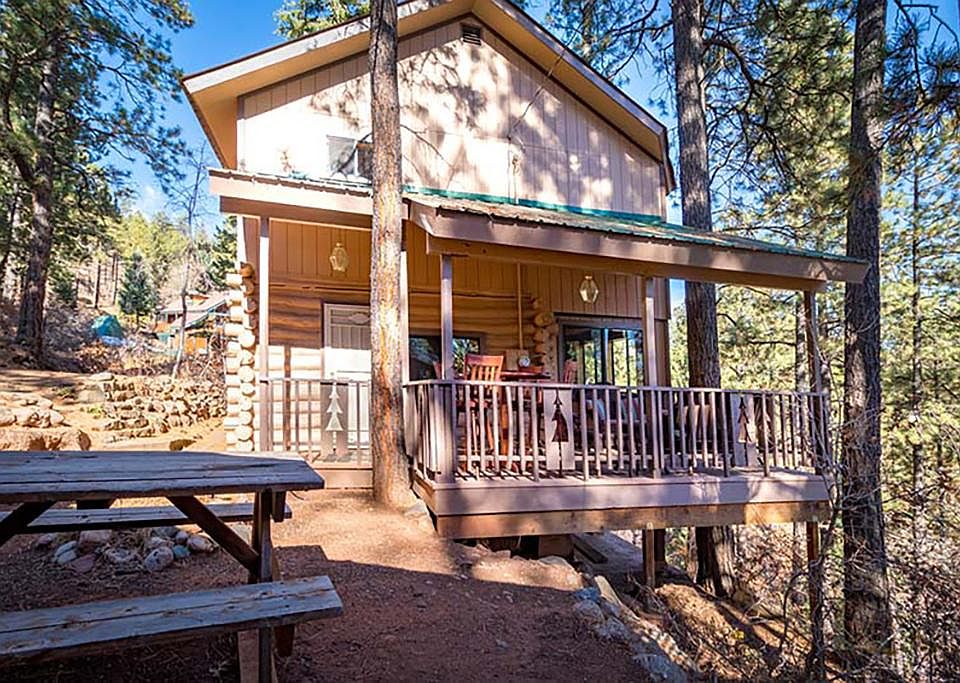 The quintessential Mountain Cabin.
