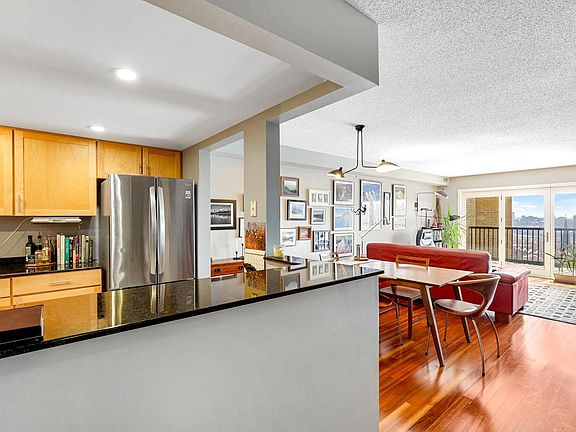 3rd image of 110 1st Ave NE Unit F1601