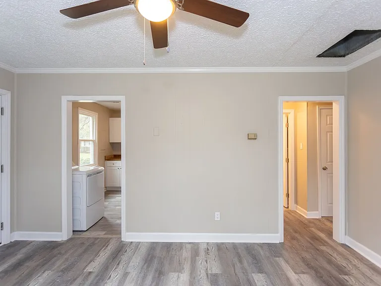 6 Country Squire Ct — Photo 8