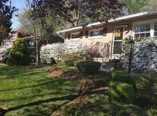 607 Meadow Ln SW, Vienna, VA 22180