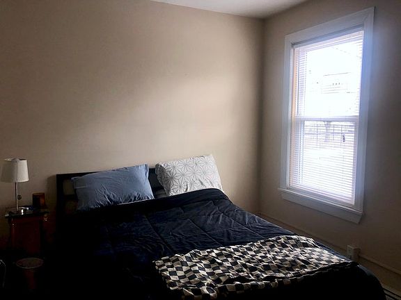 2nd image of 14 Courtland St APT 1