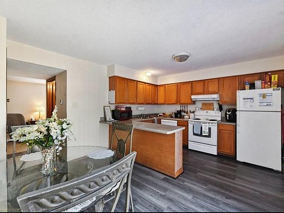 5th image of 1749 42nd St APT C
