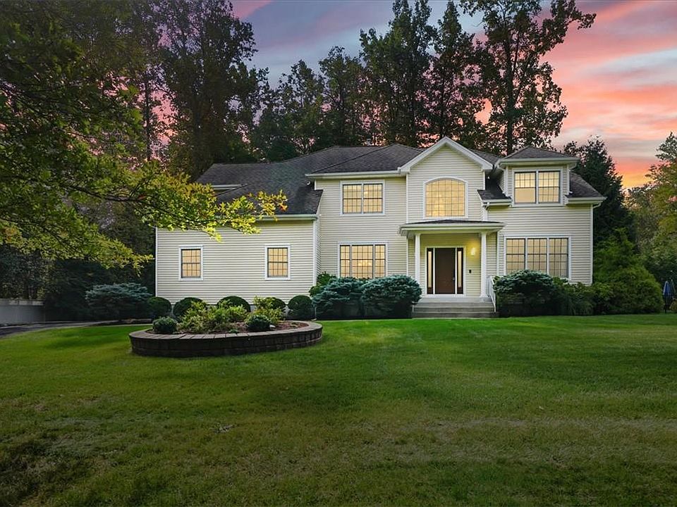 1st image of 64 Loomis Drive