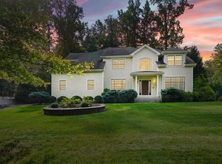 64 Loomis Dr, Baldwin Place, NY 10505