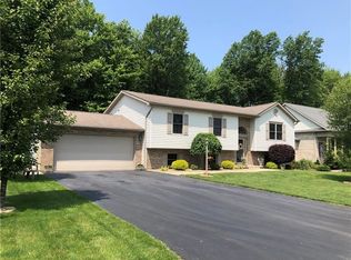 3333 Long Branch Dr, New Castle, PA