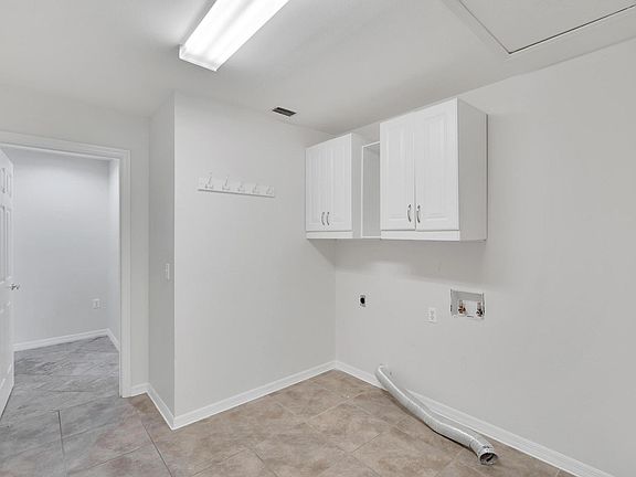 2nd image of 3119 Stonewater Dr