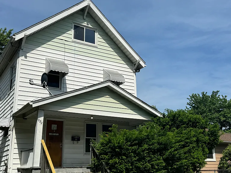 1032 Neptune Ave — Photo 1