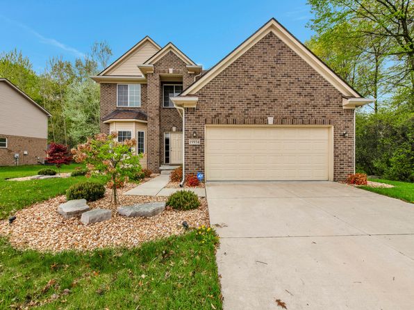 19934 Granger Dr, Brownstown, MI 48174