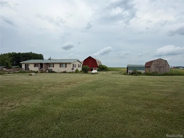 4126 Montgomery Rd, Marlette, MI 48453