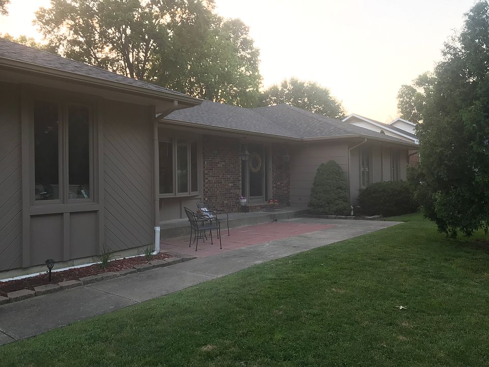 1st image of 1700 Country Club Dr