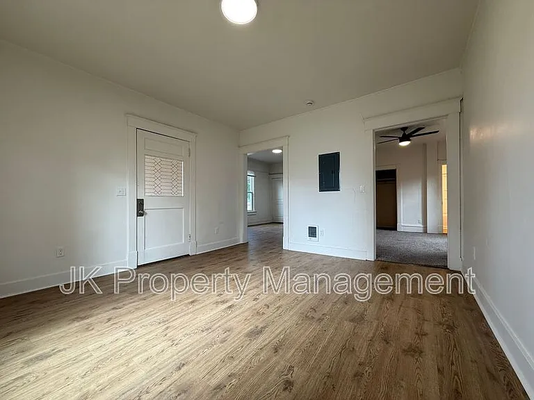 601 5th Ave S #3 — Photo 4