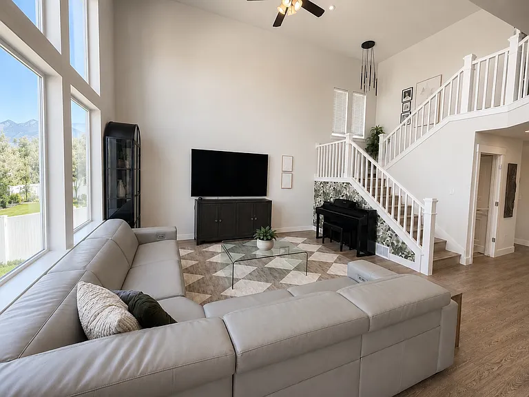 954 W Rutledge Rd — Photo 6