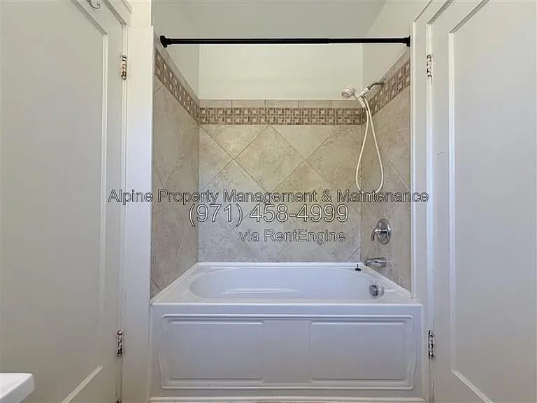 6425 N Curtis Ave — Photo 9