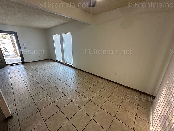 5th image of 359 E Marion Ct APT 2